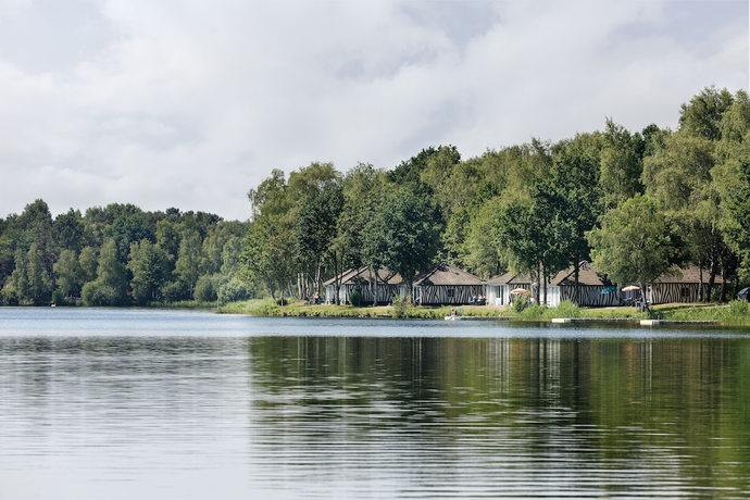 Imagen de los exteriores del Hotel Lake Resort Beekse Bergen. Foto 16