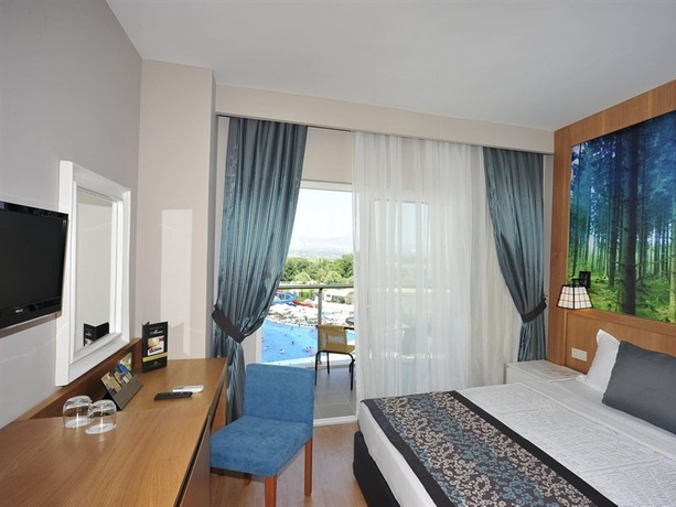 Imagen general del Hotel Lake River Side Spa - Ultra All Inclusive. Foto 5