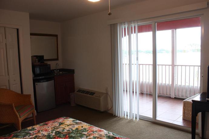 Imagen general del Hotel Lake Roy Beach Inn. Foto 12
