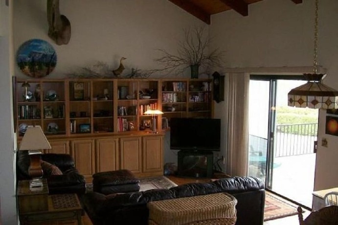 Imagen general del Hotel Lake Shastina Golf Resort. Foto 11