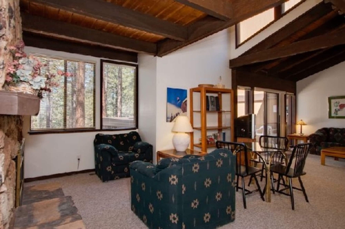 Imagen de los interiores del Hotel Lake Tahoe Vacations By Techtravel.com. Foto 13