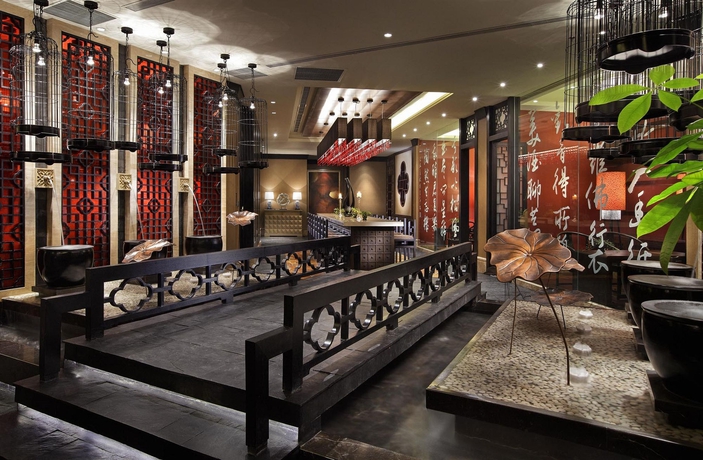 Imagen del bar/restaurante del Hotel Lake View Hotel. Foto 7