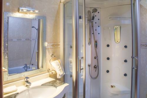 Imagen de la habitación del Hotel Lake View Resort. Foto 2