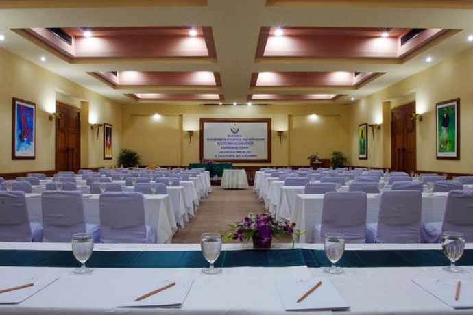 Imagen de los interiores del Hotel Lake View Resort and Golf Club. Foto 13