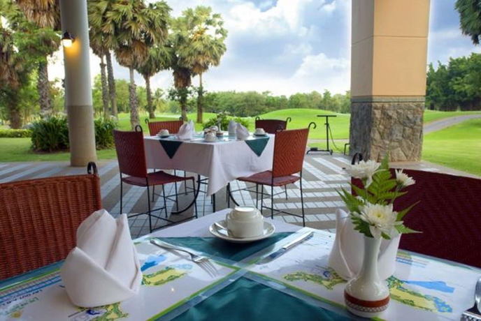 Imagen del bar/restaurante del Hotel Lake View Resort and Golf Club. Foto 4