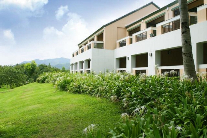 Imagen de los exteriores del Hotel Lake View Resort and Golf Club. Foto 11