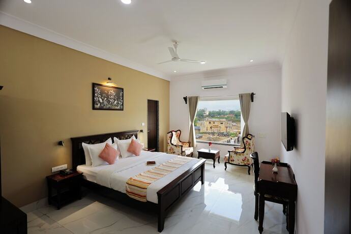 Imagen de la habitación del Hotel Lake View Revaas. Foto 17