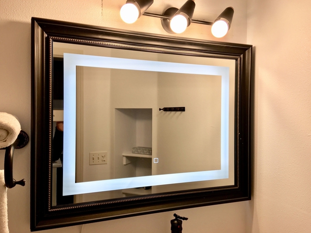 Imagen de la habitación del Hotel Lake View Suites. Foto 9