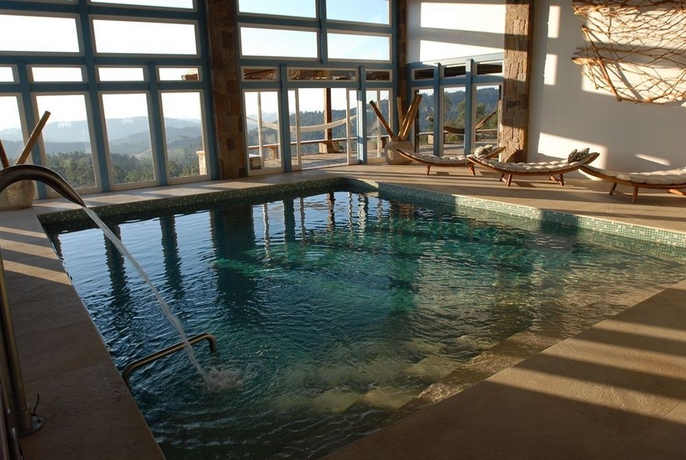 Imagen de la piscina del Hotel Lake Vilas Charm and Spa. Foto 10