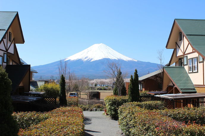 Imagen de los exteriores del Hotel Lake Villa Kawaguchiko. Foto 11