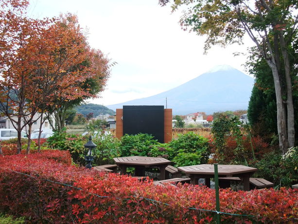 Imagen de los exteriores del Hotel Lake Villa Kawaguchiko. Foto 14