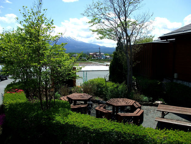 Imagen de los exteriores del Hotel Lake Villa Kawaguchiko. Foto 15