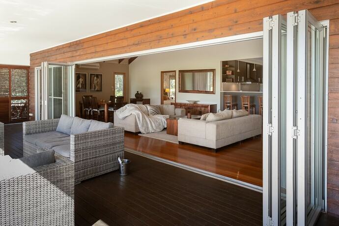 Imagen general del Hotel Lake Weyba Cottages. Foto 11