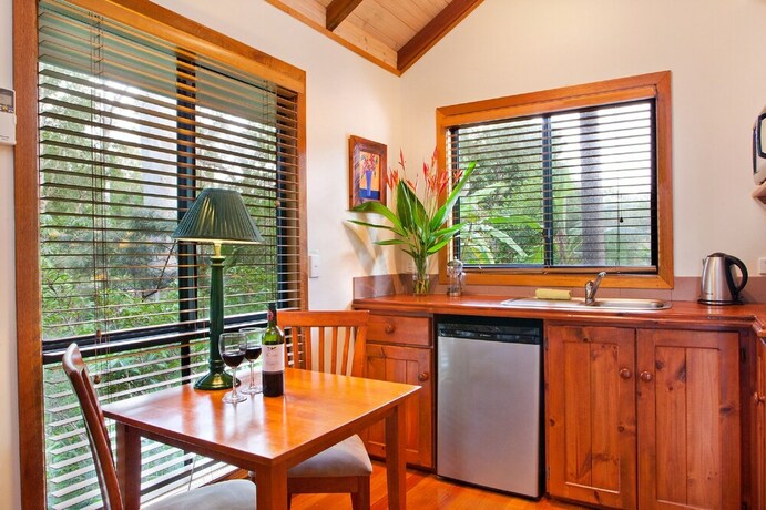 Imagen de la habitación del Hotel Lake Weyba Cottages. Foto 16