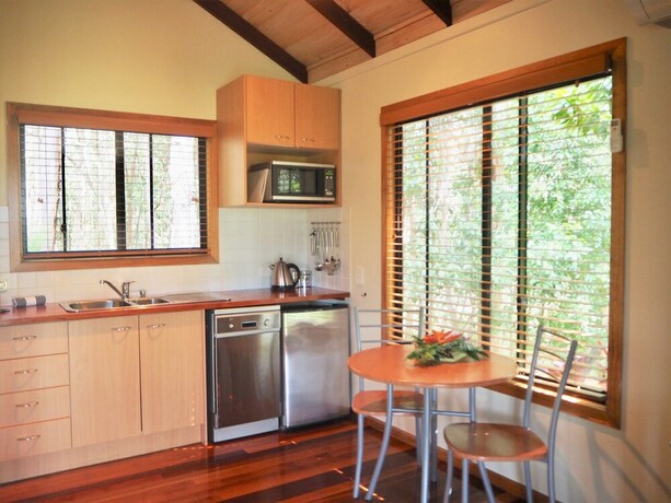 Imagen de la habitación del Hotel Lake Weyba Cottages. Foto 23