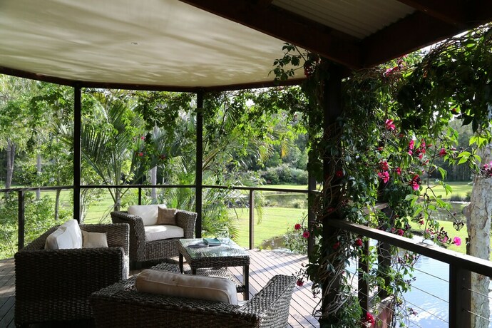 Imagen de los interiores del Hotel Lake Weyba Cottages. Foto 33