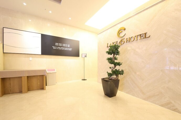 Imagen general del Hotel Lake45. Foto 12
