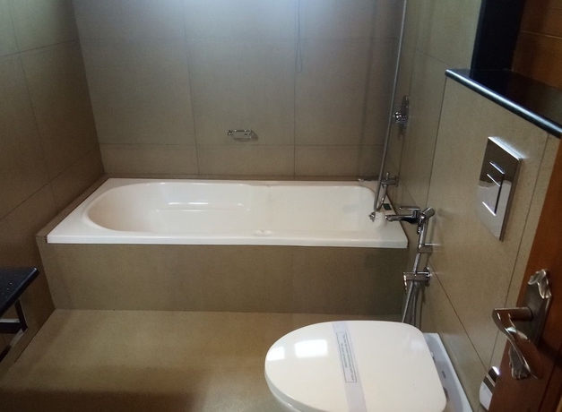 Imagen de la habitación del Hotel LakeRose Wayanad Resort. Foto 16