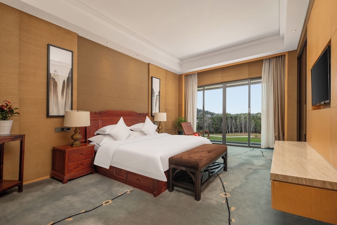 Imagen de la habitación del Hotel LakeSide Resort Jingdezhen. Foto 2