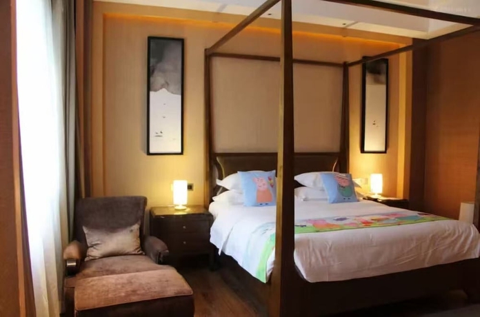 Imagen de la habitación del Hotel LakeSide Resort Jingdezhen. Foto 13