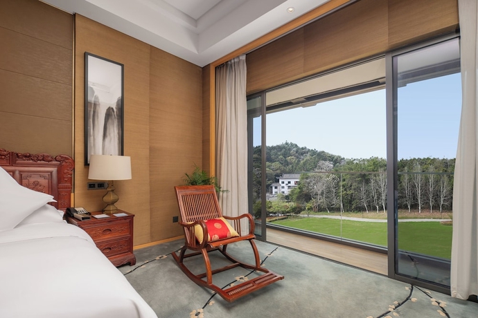 Imagen de la habitación del Hotel LakeSide Resort Jingdezhen. Foto 16