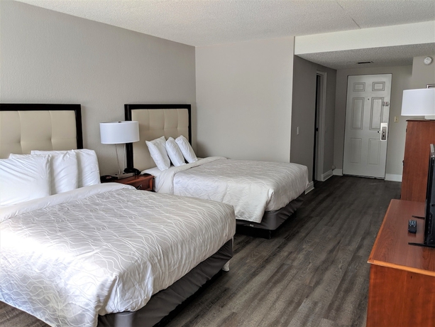 Imagen de la habitación del Hotel Lakefront Terrace Resort. Foto 19