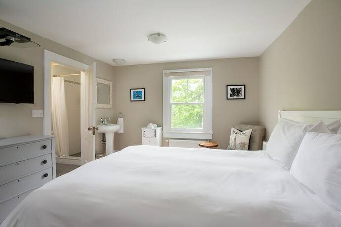 Imagen general del Hotel Lakehouse Inn. Foto 4