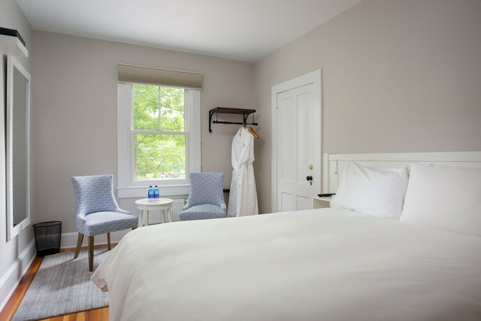 Imagen de la habitación del Hotel Lakehouse Inn. Foto 11