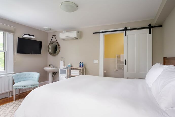 Imagen general del Hotel Lakehouse Inn. Foto 8
