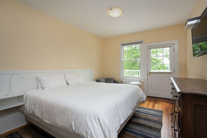 Imagen de la habitación del Hotel Lakehouse Inn. Foto 19