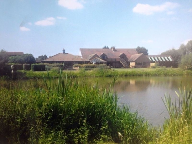 Imagen de los exteriores del Hotel Lakehurst Park. Foto 5