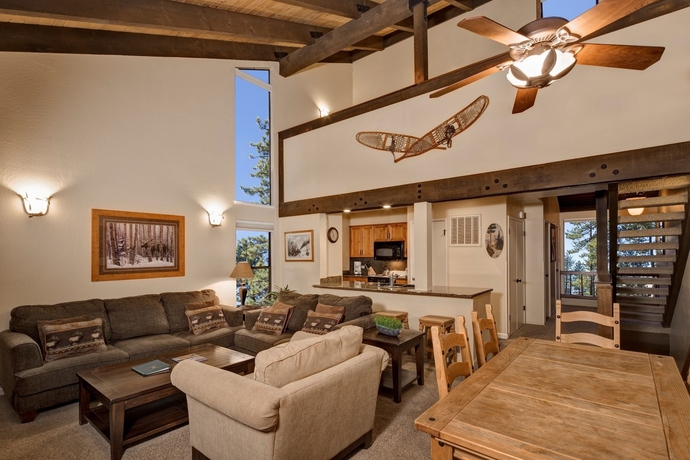 Imagen de los interiores del Hotel Lakeland Village At Heavenly. Foto 11