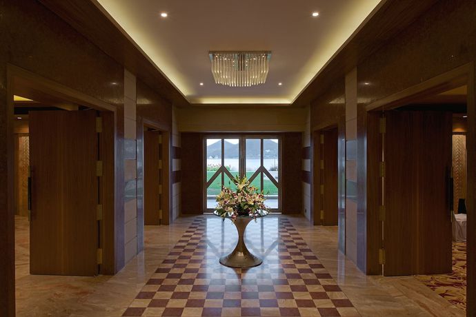 Imagen de los interiores del Hotel Lakend. Foto 13