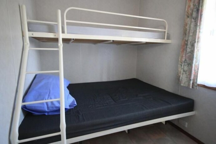 Imagen de la habitación del Hotel Lakes Caravilla Caravan Park. Foto 17