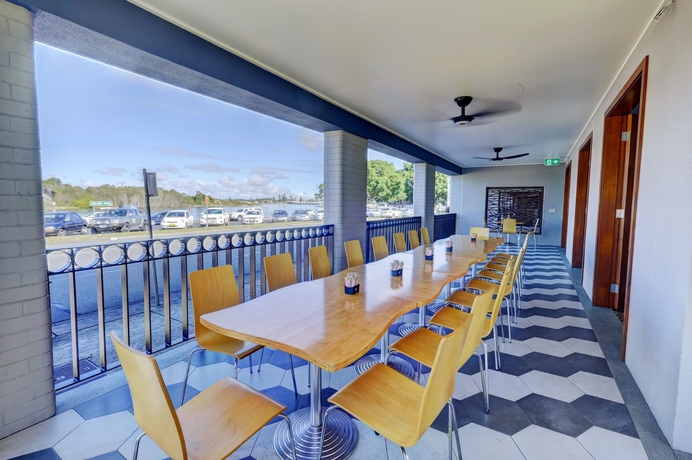 Imagen del bar/restaurante del Hotel Lakes and Ocean Forster. Foto 2