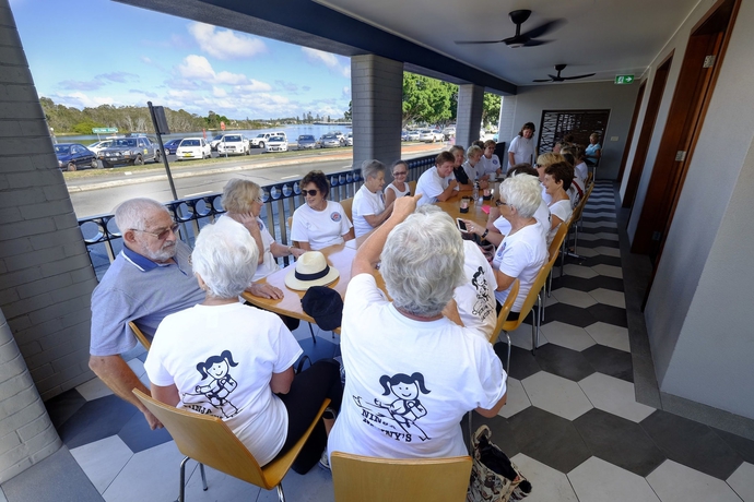 Imagen del bar/restaurante del Hotel Lakes and Ocean Forster. Foto 3