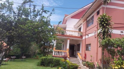 Imagen general del Hotel Lakeshore Bed and Breakfast. Foto 1