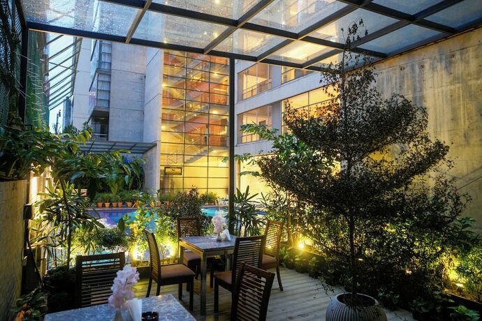 Imagen del bar/restaurante del Hotel Lakeshore Heights. Foto 12