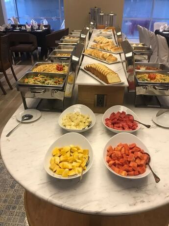 Imagen del bar/restaurante del Hotel Lakeshore Heights. Foto 14