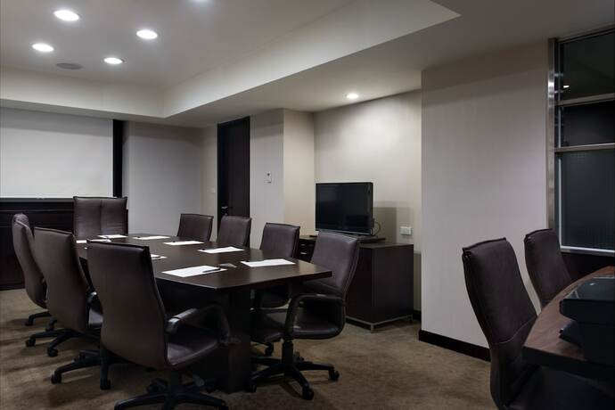 Imagen de los interiores del Hotel Lakeshore Hotel Metropolis. Foto 36