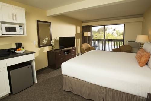 Imagen de la habitación del Hotel Lakeshore Inn. Foto 2