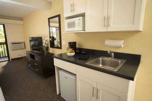 Imagen de la habitación del Hotel Lakeshore Inn. Foto 3