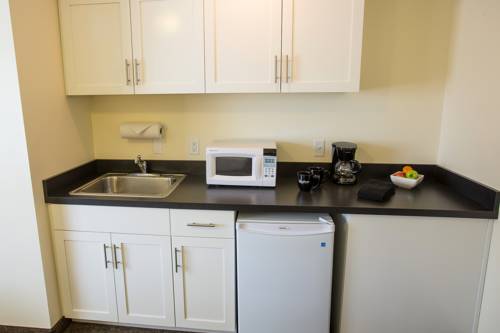 Imagen de la habitación del Hotel Lakeshore Inn. Foto 7