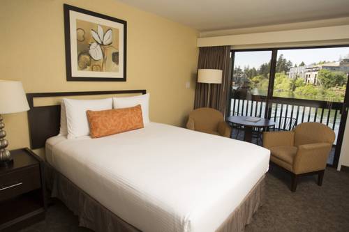 Imagen de la habitación del Hotel Lakeshore Inn. Foto 9
