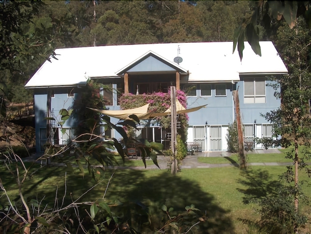 Imagen de los exteriores del Hotel Lakeshore Lodge, Woodstock. Foto 9