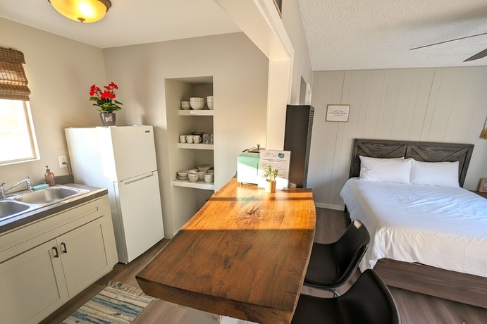 Imagen de la habitación del Hotel Lakeshore Resort. Foto 3
