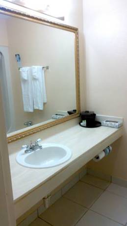 Imagen de la habitación del Hotel Lakeshore Resort and Marina, Okeechobee. Foto 6