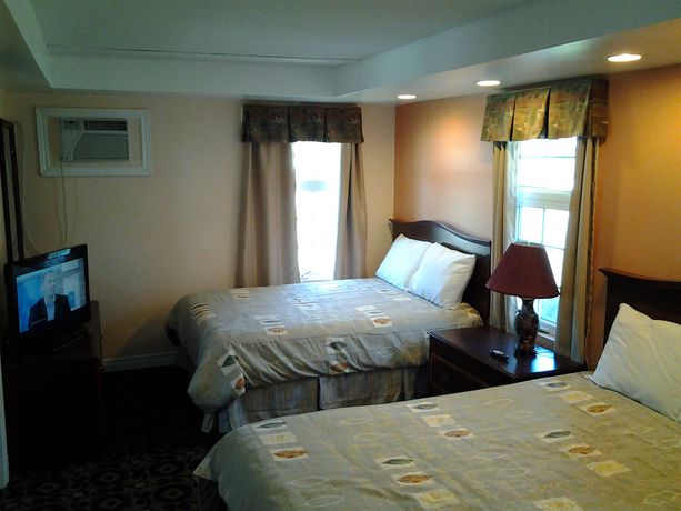 Imagen de la habitación del Hotel Lakeshore Suites. Foto 4