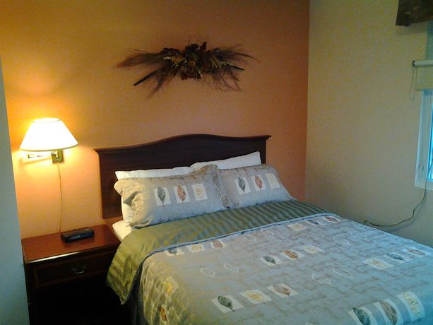 Imagen de los interiores del Hotel Lakeshore Suites. Foto 15