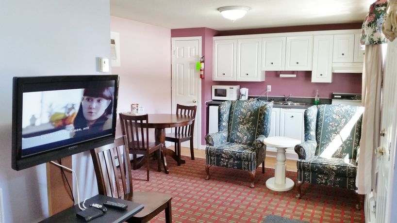 Imagen de la habitación del Hotel Lakeshore Suites. Foto 7